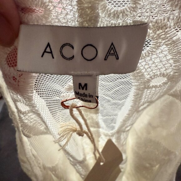 ACOA White Lace Floral V-Neck Bodysuit Size M NWT - Picture 5 of 5